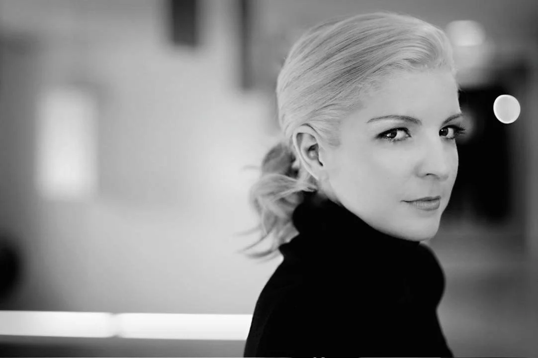 Diana Duval — Jacqueline Journey performing